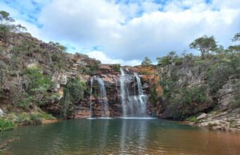 Jovem de 22 anos morre afogado na Cachoeira da Toca, em Diamantina
